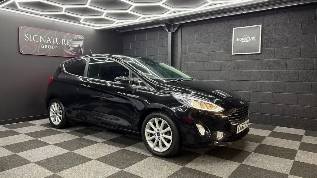 Used Ford Fiesta Titanium 100 HP (73 kW) 2018 Black Hatchback
