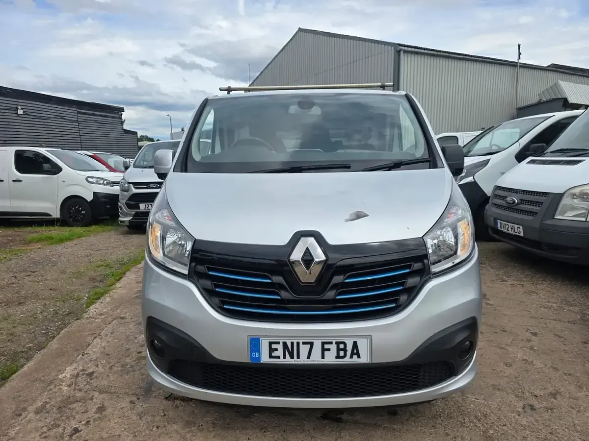 Used Renault Trafic 2017 Silver MPV