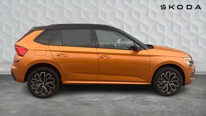 New Skoda Kamiq Design Edition 85 HP (62 kW) 2026 Phoenix orange metallic black magic pearl effect SUV