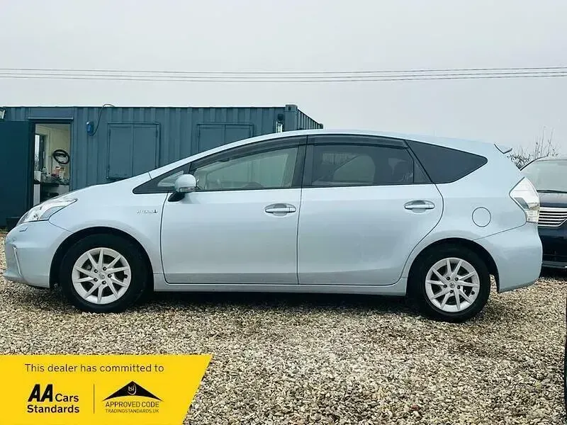 Used Toyota Prius Plus 136 HP (100 kW) 2013 Blue Hatchback
