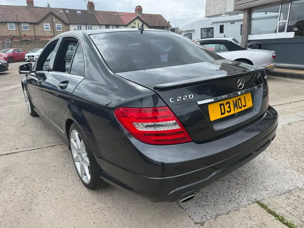 Used Mercedes C220 167 HP (122 kW) 2012 Black Sedan