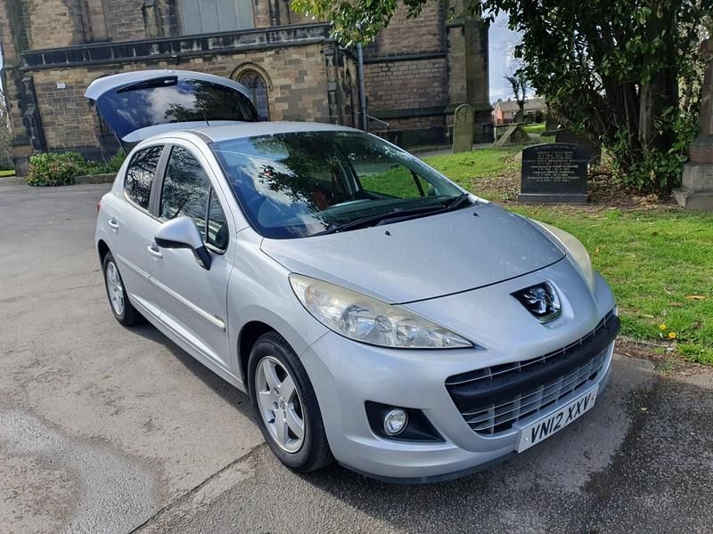 Begagnad Peugeot 207 Sportium 2012 Silver Halvkombi
