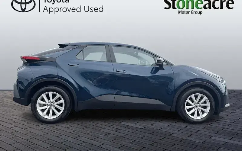 Used Toyota C-HR 140 HP (102 kW) 2026 SUV