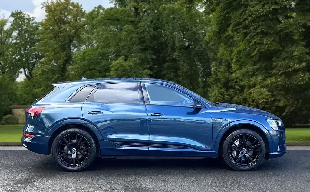 Used Audi e-tron Advanced 300 kW (408 HP) 2019 Blue SUV