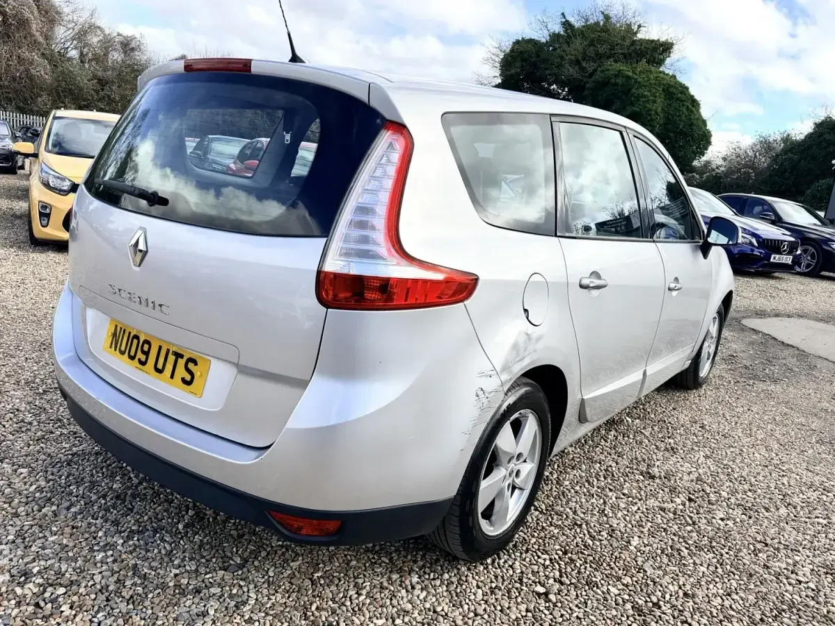 Używany Renault Grand Scénic II Dynamique 2009 Srebrny Minivan