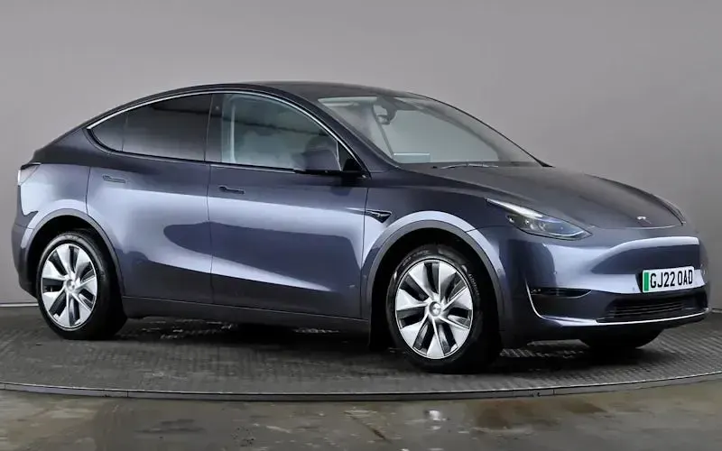 Używany Tesla Model Y Long Range AWD 286 kW (389 KM) 2025 SUV