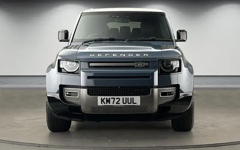Used Land Rover Defender HSE Dynamic 300 HP (220 kW) 2024 SUV