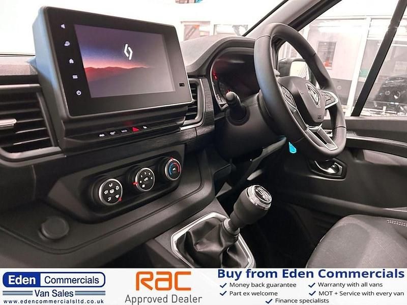 Begagnad Renault Trafic 150 HK (110 kW) 2024 Svart Minibuss