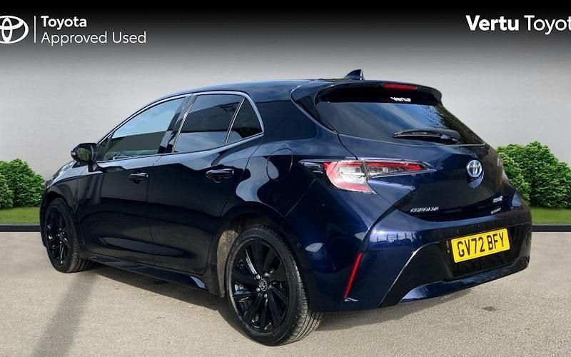 Used Toyota Corolla Design 122 HP (89 kW) 2022 Blue Hatchback