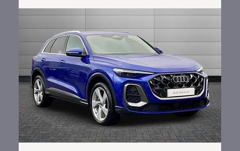 Ultra blue New 2025 Audi Q5 S-Line SUV | £51,250 (Super price) - Image 1/4