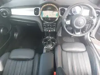 Begagnad Mini Cooper Exclusive 136 HK (100 kW) 2023 Vit Halvkombi