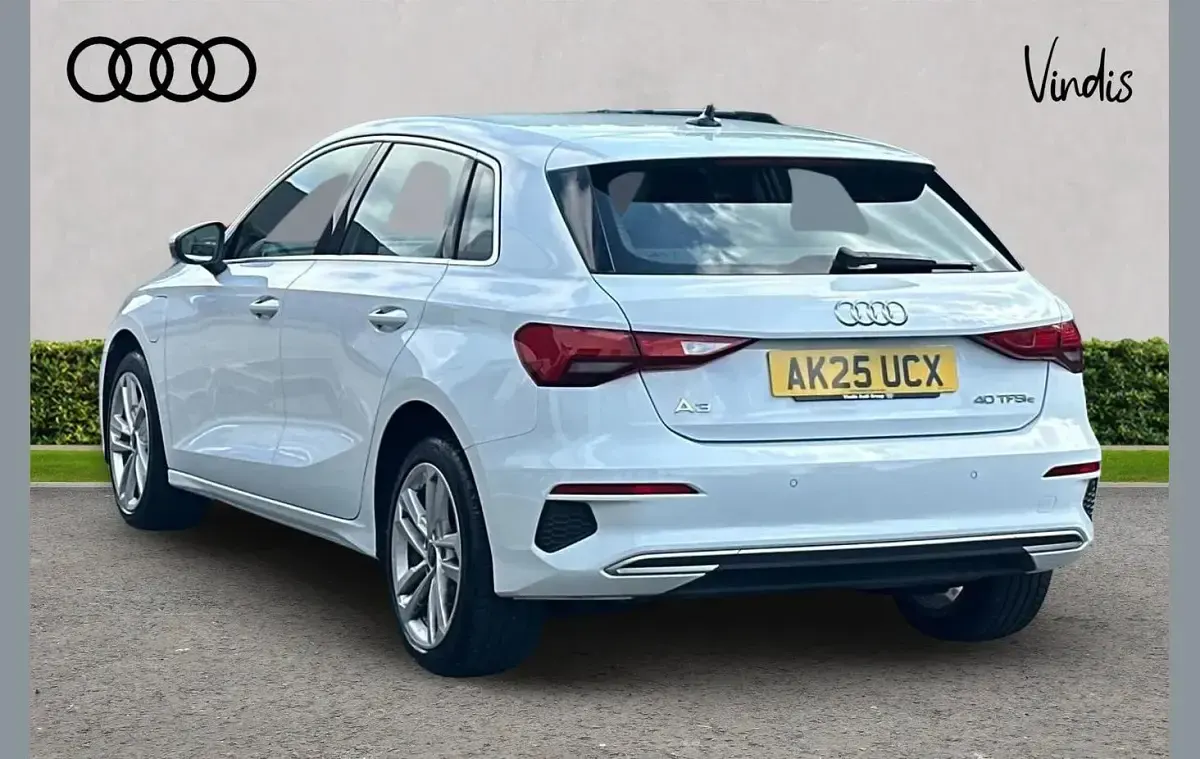 Used Audi A3 e-tron Sport 200 HP (147 kW) 2025 White Hatchback