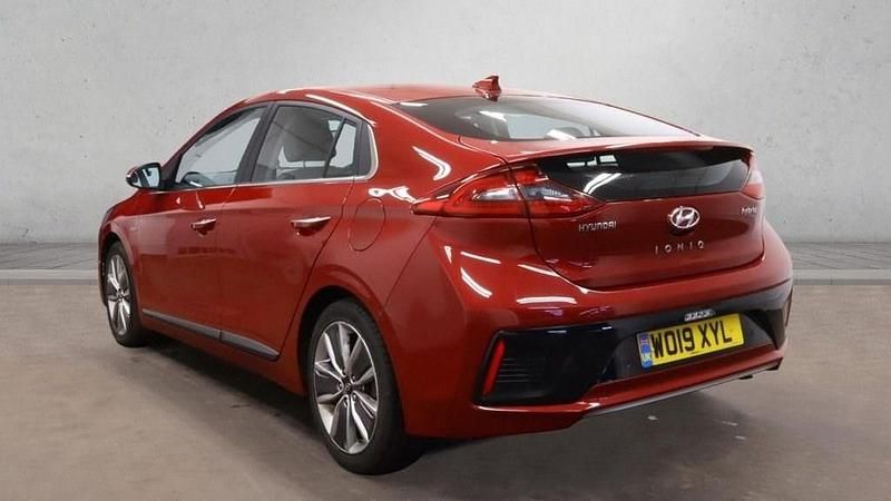 Used Hyundai Ioniq Premium SE 141 HP (103 kW) 2019 Red Hatchback