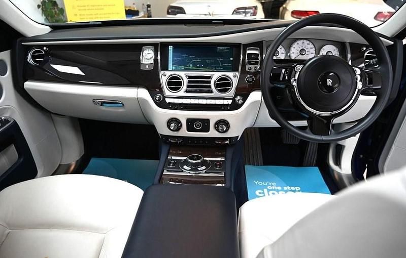 Used Rolls Royce Ghost 563 HP (414 kW) 2014 Blue Sedan