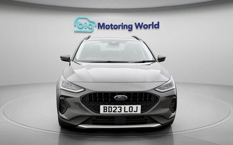 Usado Ford Focus Active 155 HP (114 kW) 2023 Cinzento Citadino