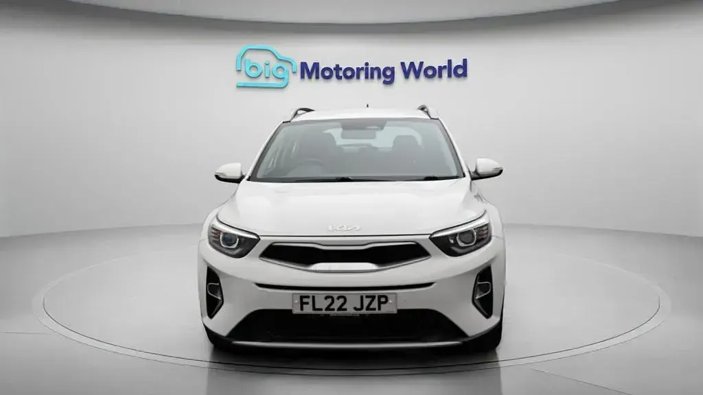 Used Kia Stonic 99 HP (72 kW) 2022 White SUV