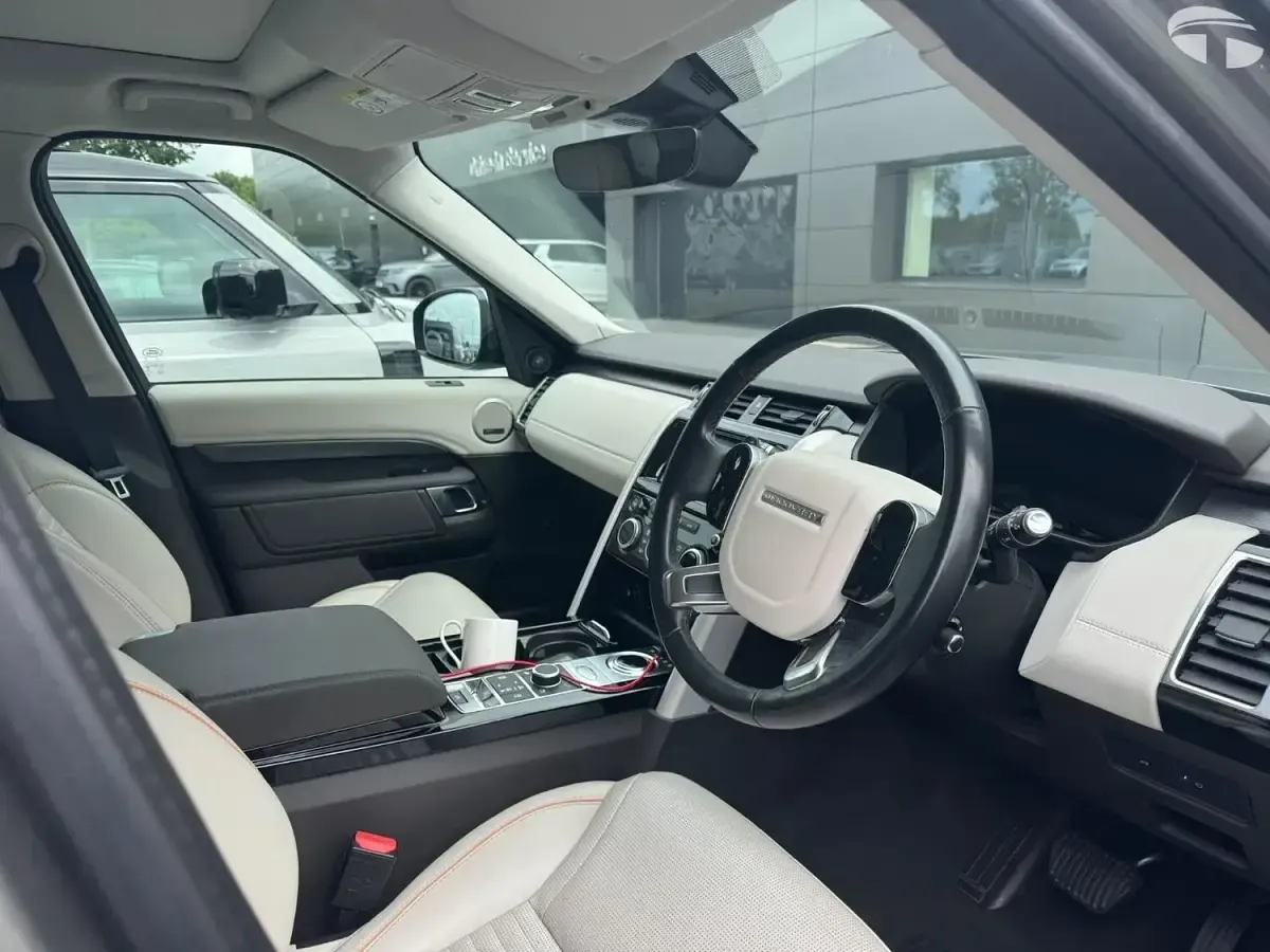 Used Land Rover Discovery HSE 306 HP (225 kW) 2019 Silver SUV