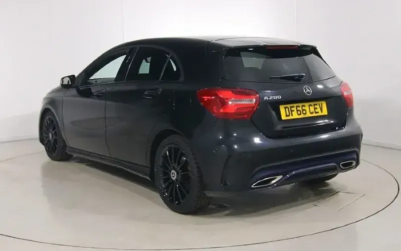 Second-hand Mercedes A200 AMG Line Premium 163 CP (119 kW) 2022 Hatchback