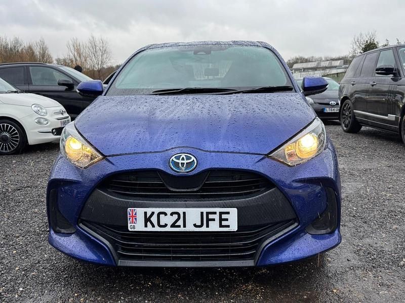 Used Toyota Yaris Hybrid Design 116 HP (85 kW) 2025 Blue Hatchback