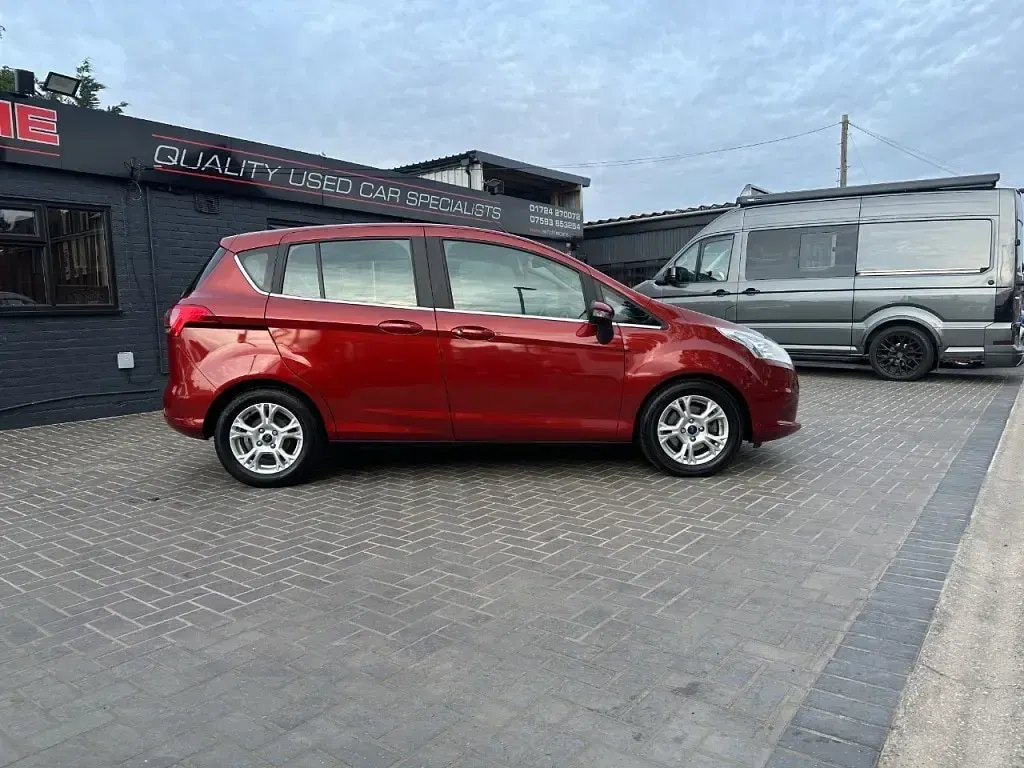 Used Ford B-MAX Zetec 125 HP (91 kW) 2015 Red MPV