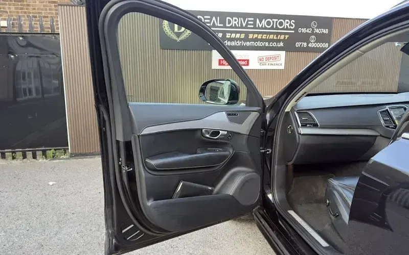 Used Volvo XC90 Inscription 235 HP (172 kW) 2017 Black SUV