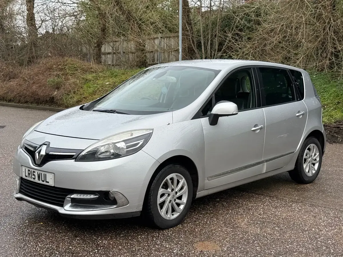Used Renault Scénic III Dynamique 110 HP (80 kW) 2015 Silver MPV