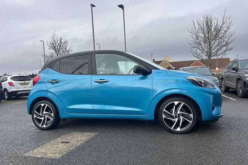 Used Hyundai i10 Premium 65 HP (47 kW) 2023 Other Hatchback