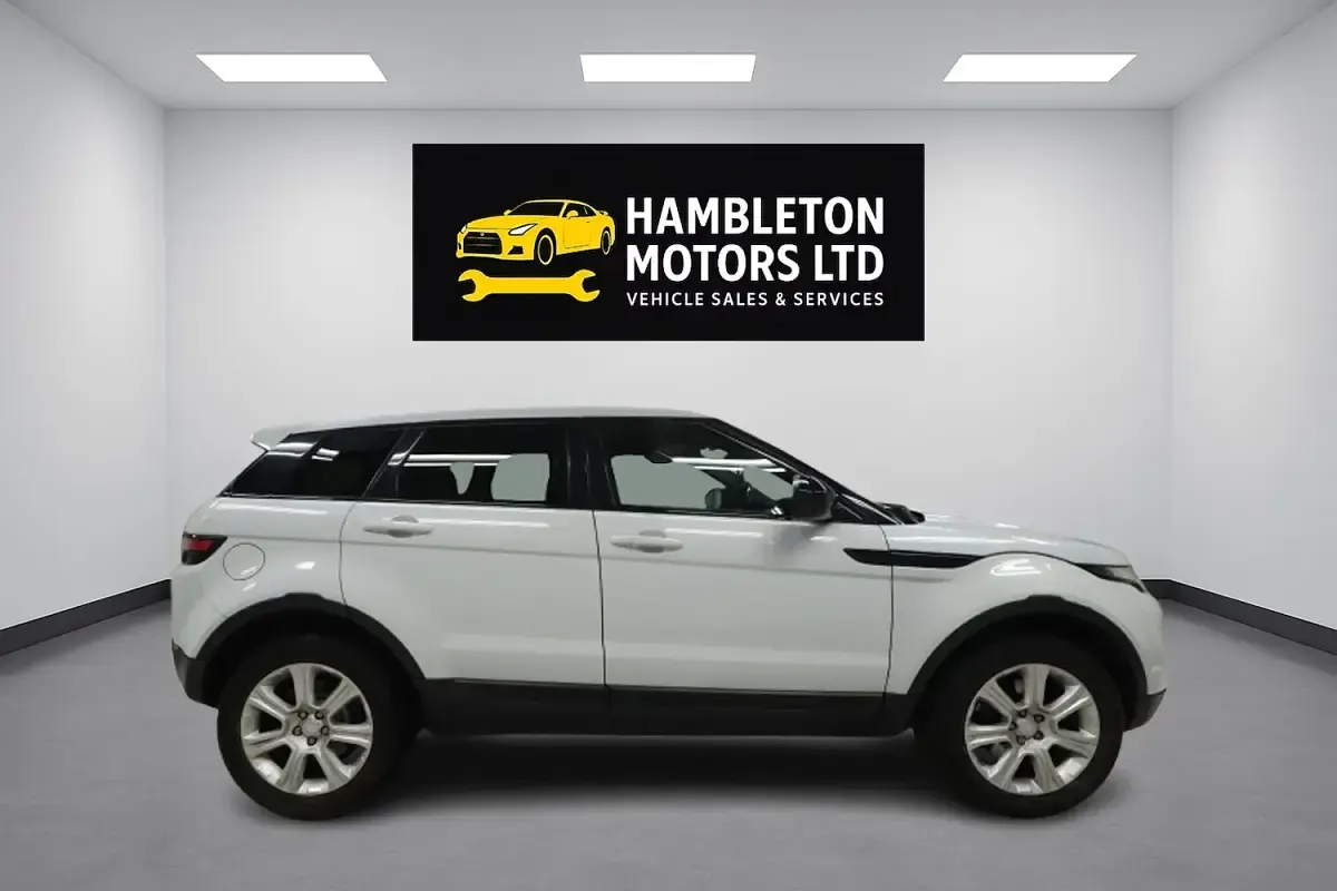 Used Land Rover Range Rover evoque SE 2017 White Estate