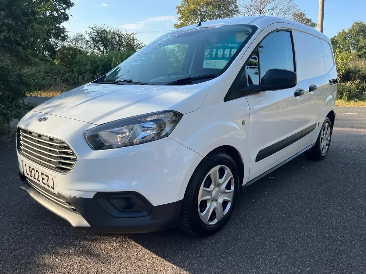Used Ford Transit Courier Trend 2022 White Van