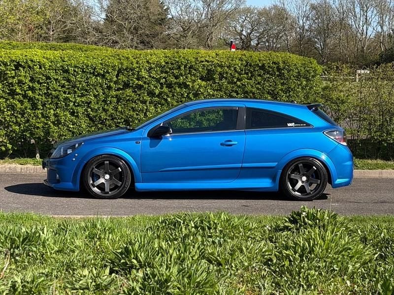 Used Vauxhall Astra 300 HP (220 kW) 2007 Blue Hatchback
