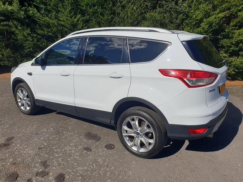 Used Ford Kuga Titanium 150 HP (110 kW) 2015 White SUV