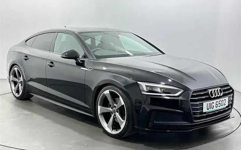 Usado Audi A5 Sportback Black Edition 150 HP (110 kW) 2020 Citadino