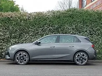 Usado Vauxhall Astra Design Edition 114 kW (156 HP) 2024 Cinzento Citadino