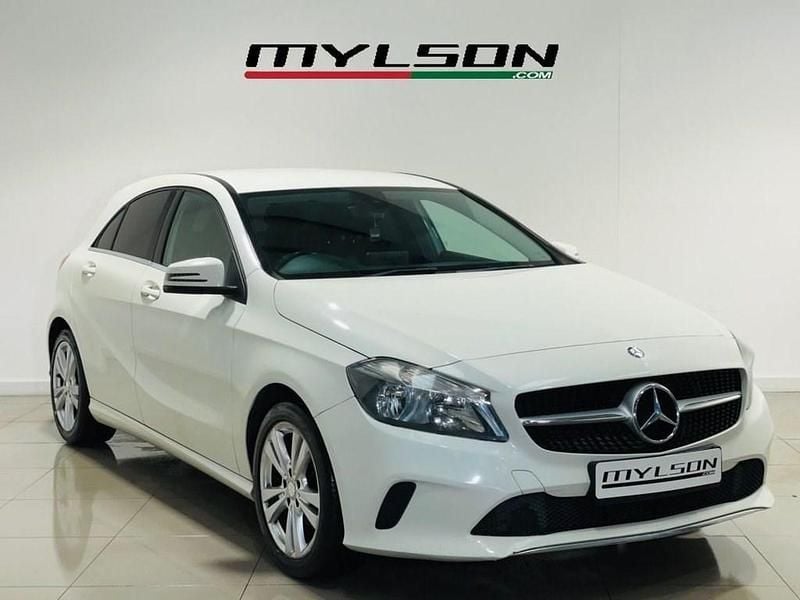 Used Mercedes A180 109 HP (80 kW) 2016 White Hatchback