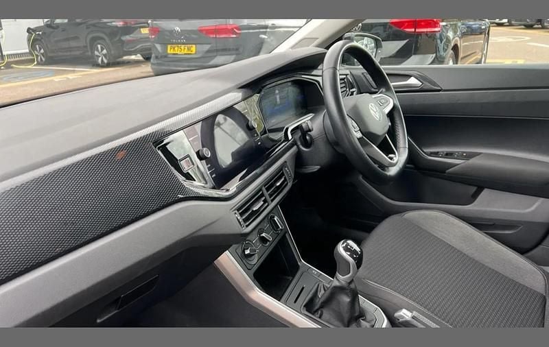 Used VW Polo Life 95 HP (69 kW) 2022 Deep black pearl  Hatchback