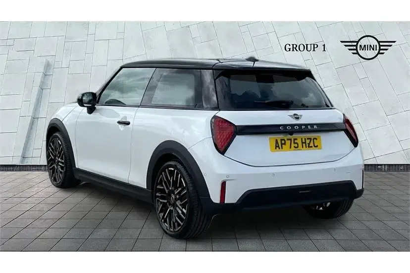 Used Mini Cooper Hatch 114 kW (156 HP) 2026 White Hatchback