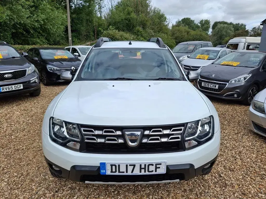 Used Dacia Duster Lauréate 110 HP (80 kW) 2017 White SUV