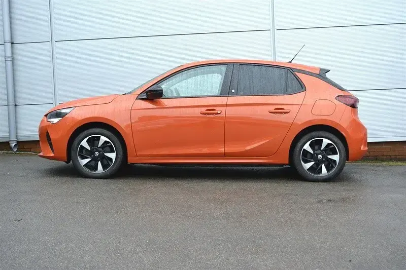 Used Vauxhall Corsa-e 100 kW (136 HP) 2020 Orange Hatchback