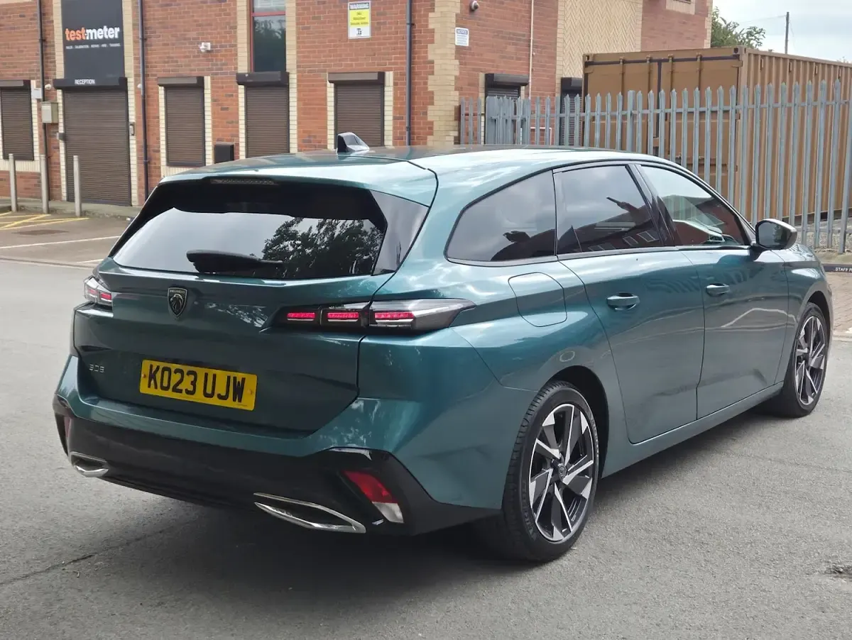 Used Peugeot 308 Allure Premium 130 HP (95 kW) 2023 Blue Estate