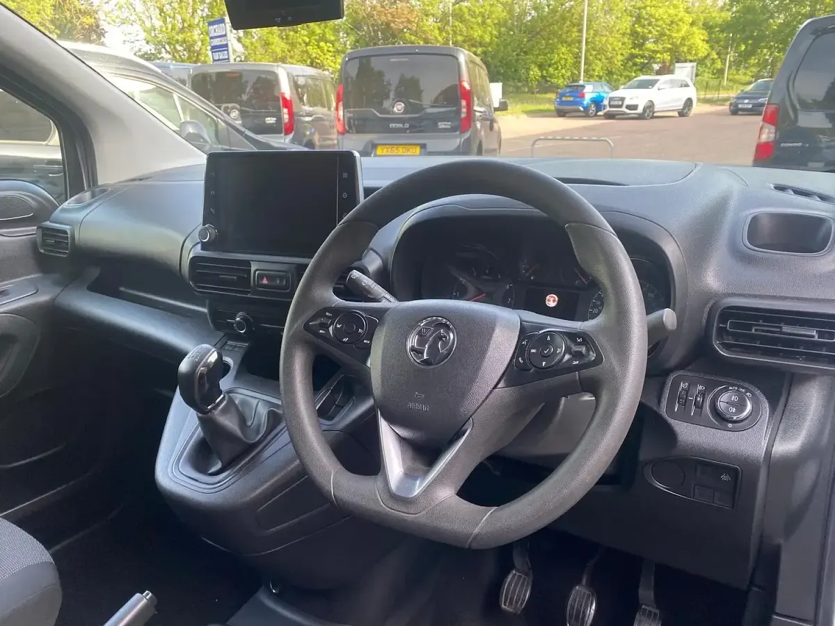 Używany Vauxhall Combo Sportive 2021 Biały Minivan
