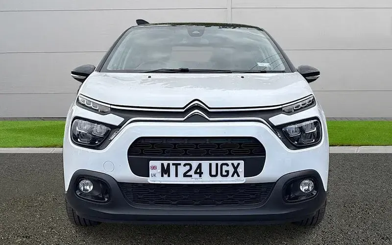 Używany Citroën C3 PureTech 83 KM (61 kW) 2024 Biały Hatchback