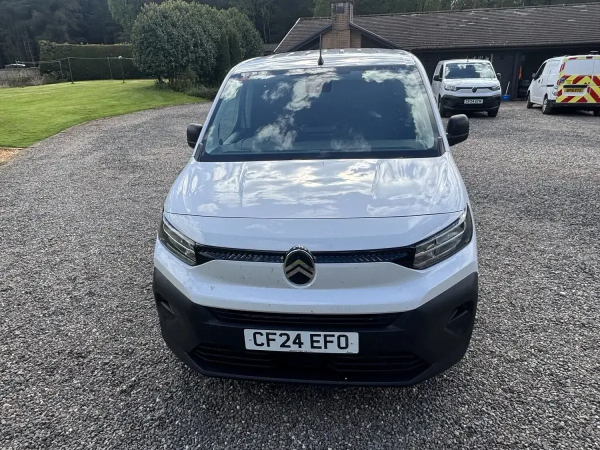 Used Citroën Berlingo 100 HP (73 kW) 2024 White MPV