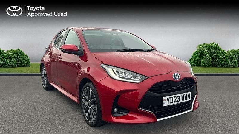 Usado Toyota Yaris Hybrid 116 HP (85 kW) 2023 Citadino