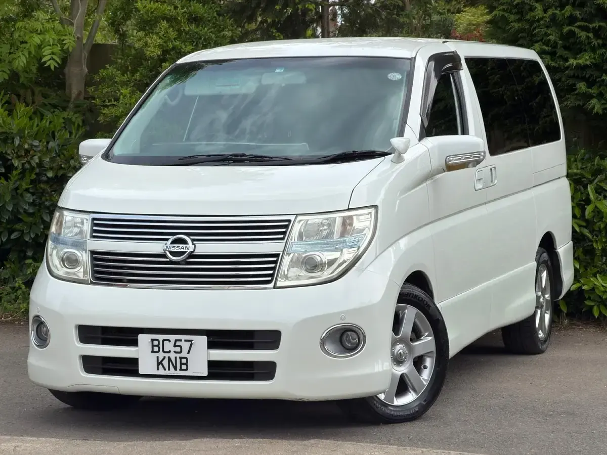 Used Nissan Elgrand 2007 White MPV