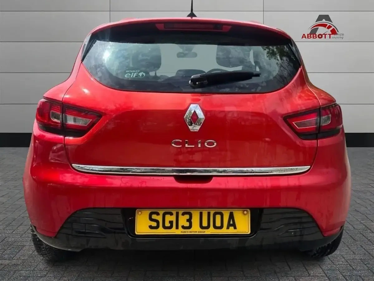 Used Renault Clio IV Dynamique 75 HP (55 kW) 2013 Red Hatchback