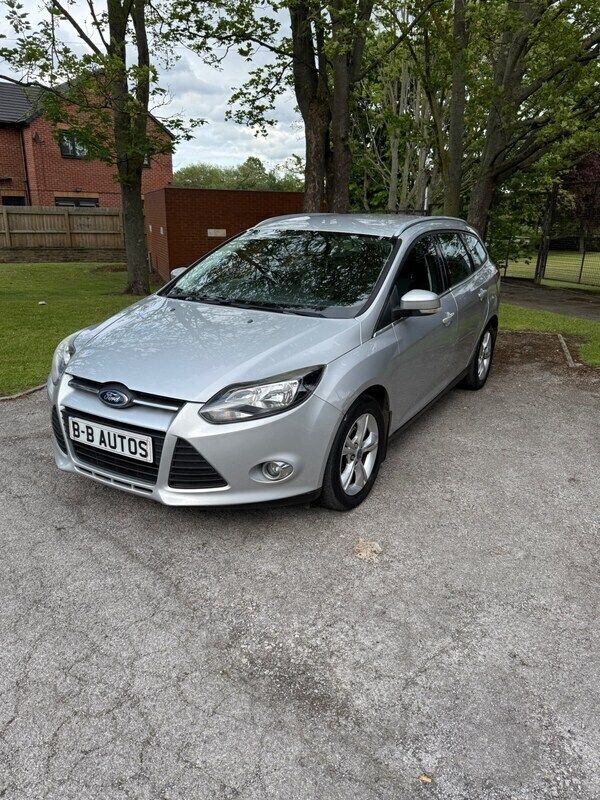 Silver Used 2011 Ford Focus Zetec Estate | £2,995 (Fair price) - Image 1/4