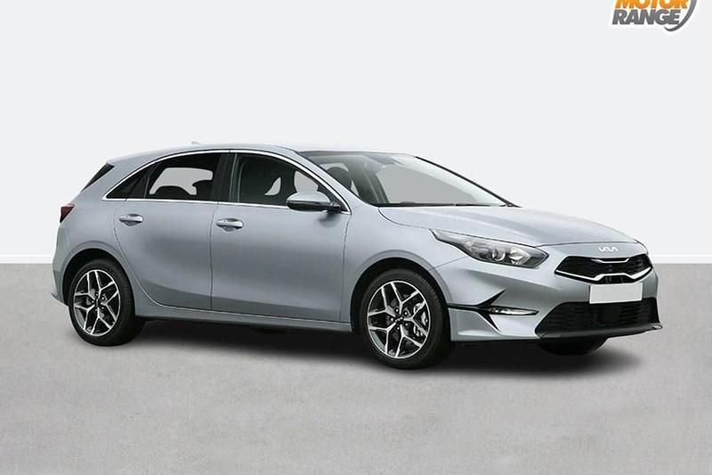 Red Used 2021 Kia Ceed 2 Hatchback | £11,495 (Good price) - Image 1/1