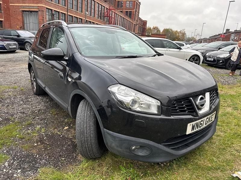 Black Used 2011 Nissan Qashqai +2 Tekna SUV | £2,495 (Good price) - Image 1/4