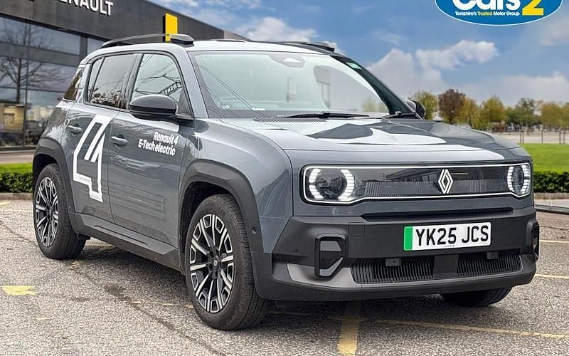 New 2025 Renault 4 E-Tech Komfort SUV | £26,993 (Good price) - Image 1/4