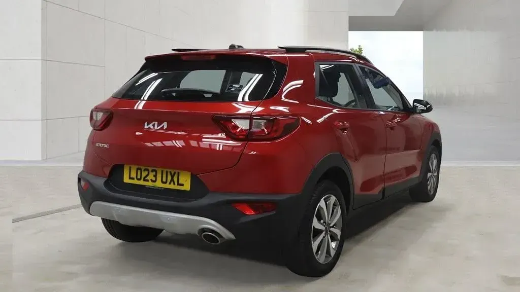 Used Kia Stonic 99 HP (72 kW) 2023 Red SUV